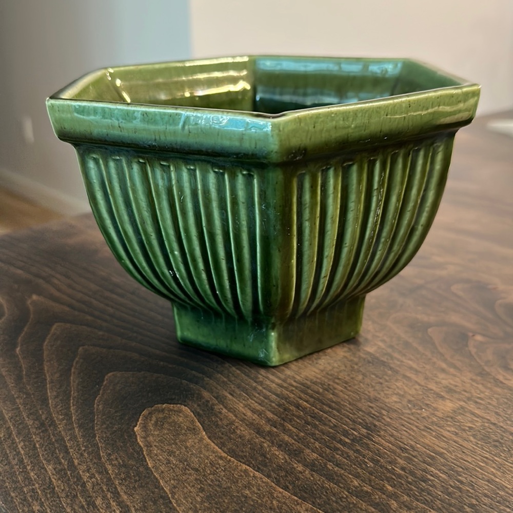 Vintage Haeger 893 USA Planter